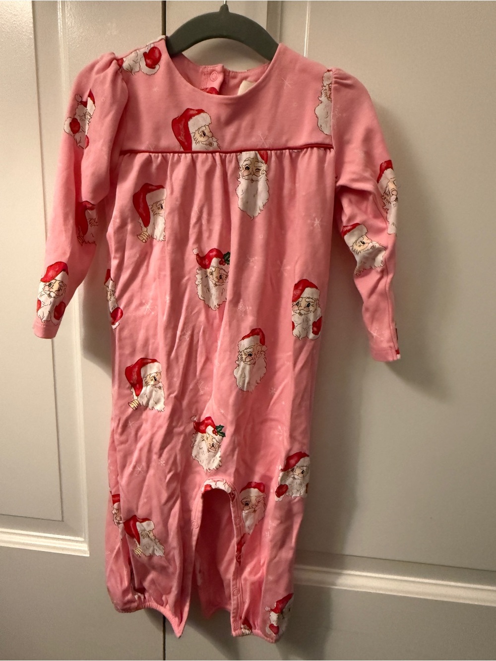 The Beaufort Bonnet Company Pink Santa Print Sleep Gown